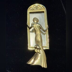 Vintage “Lady in the Mirror” Brooch